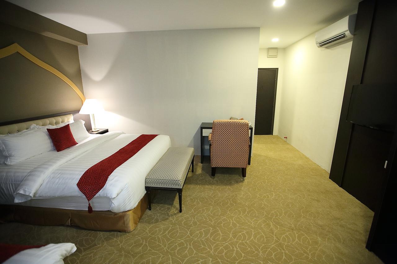 Al Khatiri Hotel Kubang Kerian Exterior foto